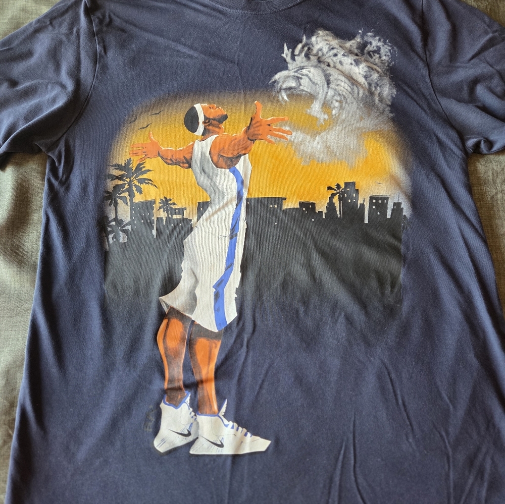 Nike Lebron James Tshirt. Men's Large